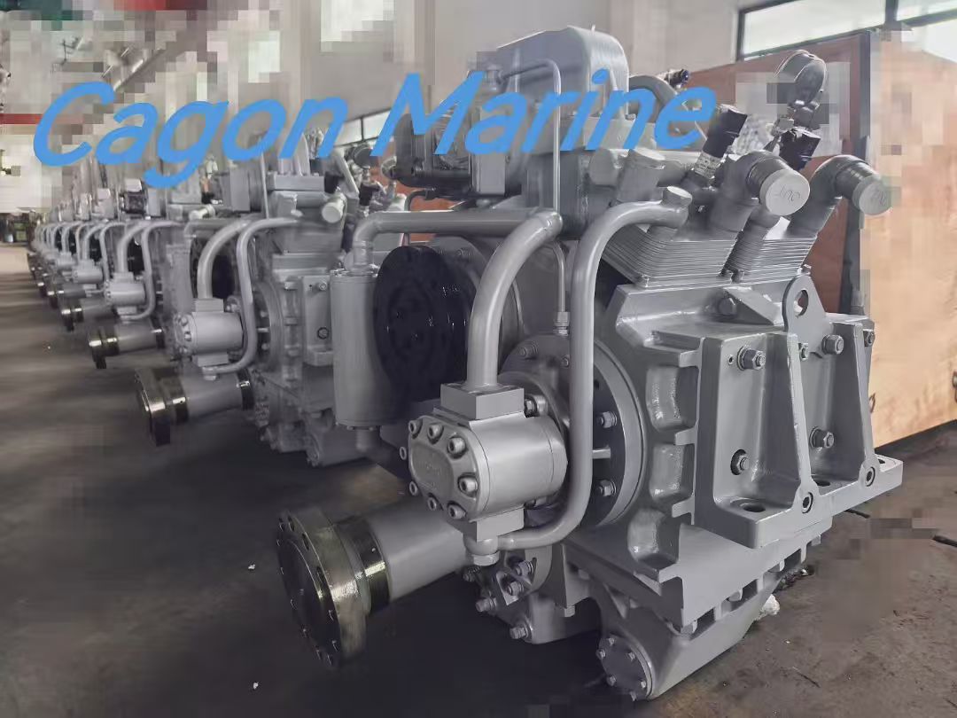 Szybki silnik główny o mocy 1500 KM, przekładnia V o dużym kącie,